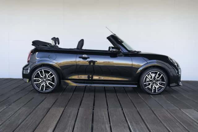MINI Cabrio (2026) thumbnail 5