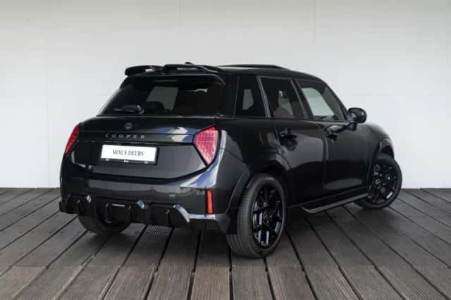 MINI Cooper (2026) thumbnail 2