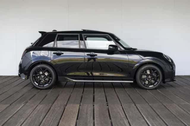 MINI Cooper (2026) thumbnail 6