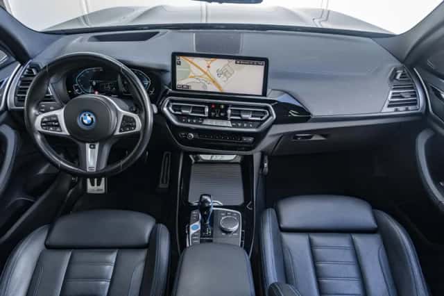 BMW iX3 (2023) thumbnail 3