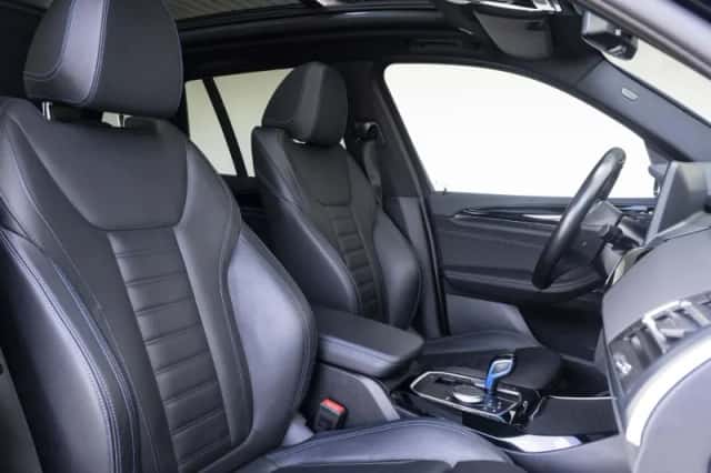 BMW iX3 (2023) thumbnail 4