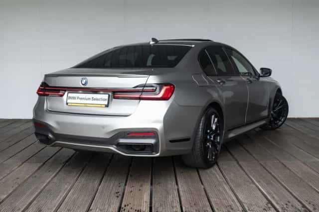 BMW 7-Serie (2022) thumbnail 2