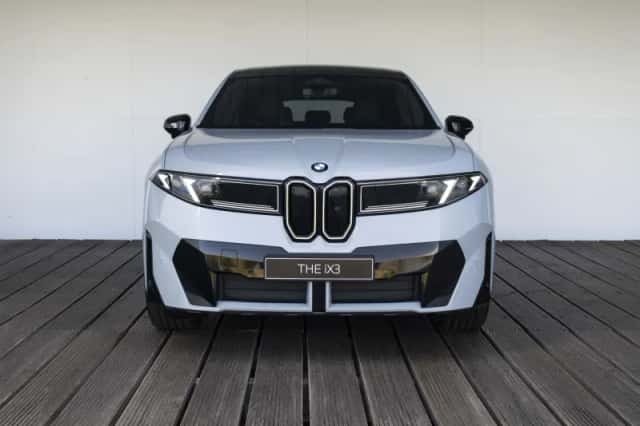 BMW iX3 (2026) thumbnail 5