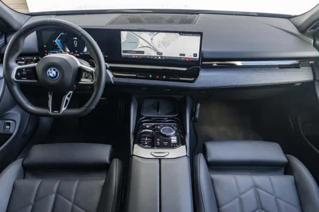 BMW 5-Serie (2025) thumbnail 3