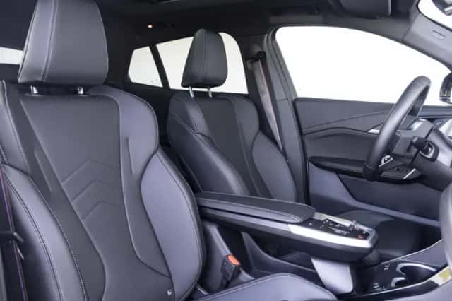 BMW iX2 (2025) thumbnail 4