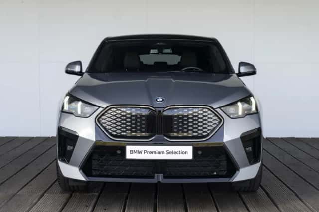 BMW iX2 (2025) thumbnail 6