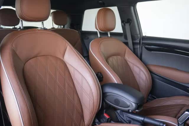MINI Cooper (2024) thumbnail 4
