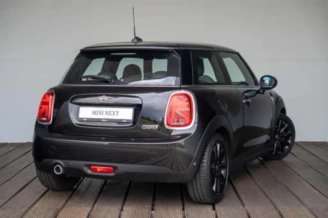 MINI Cooper (2019) thumbnail 2