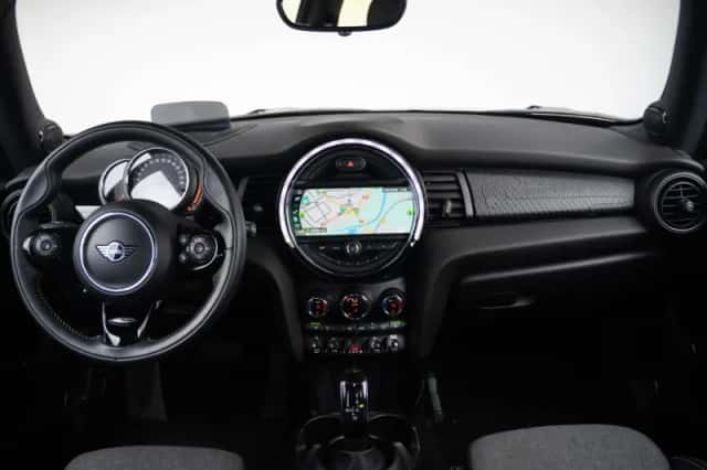 MINI Cooper (2019) thumbnail 4