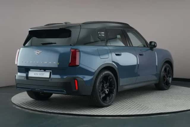 MINI Countryman (2025) thumbnail 2
