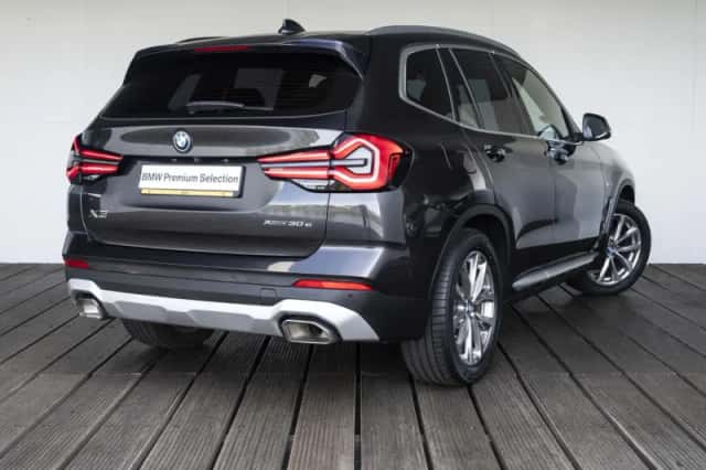 BMW X3 (2022) thumbnail 2
