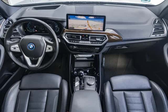 BMW X3 (2022) thumbnail 3