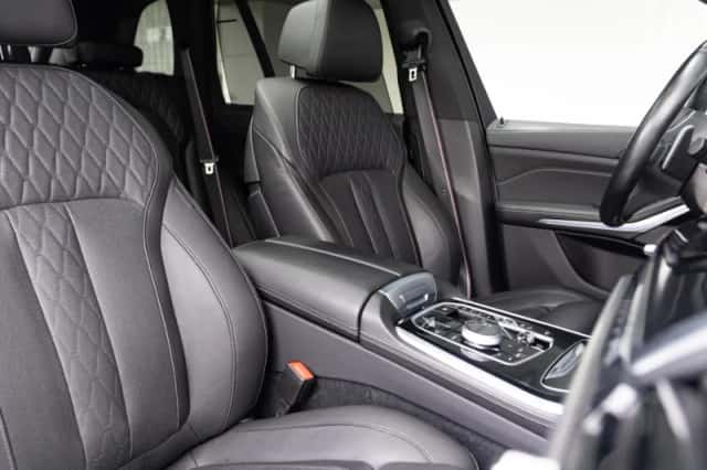 BMW X5 (2023) thumbnail 4