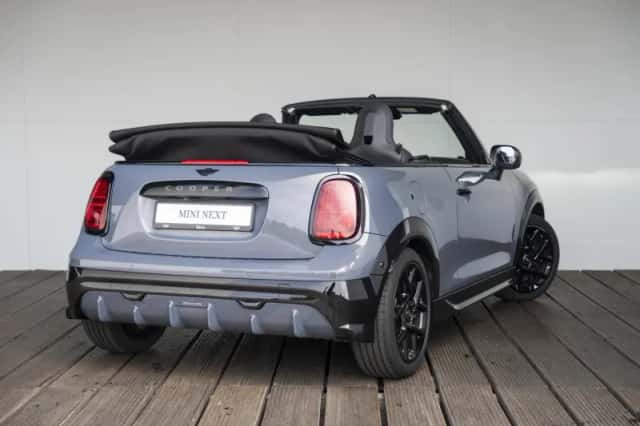 MINI Cabrio (2026) thumbnail 2