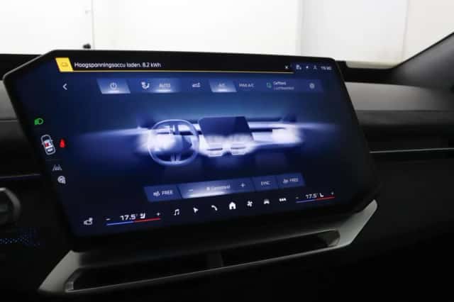 BMW iX3 (2026) thumbnail 6