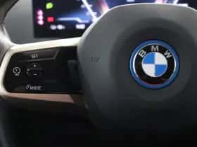 BMW iX (2023) thumbnail 15