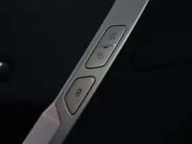 BMW iX (2023) thumbnail 22