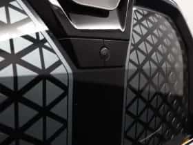 BMW iX (2023) thumbnail 32