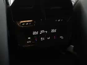 BMW iX (2023) thumbnail 6