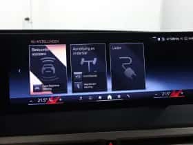 BMW iX (2023) thumbnail 62