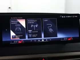 BMW iX (2023) thumbnail 63