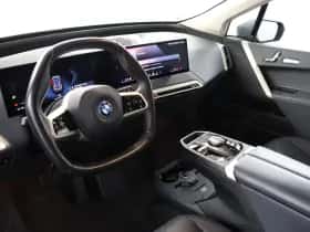 BMW iX (2023) thumbnail 68
