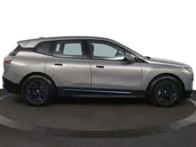 BMW iX (2023) thumbnail 10