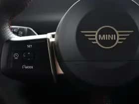 MINI Cooper (2024) thumbnail 15