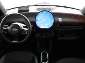 MINI Cooper (2024) thumbnail 4