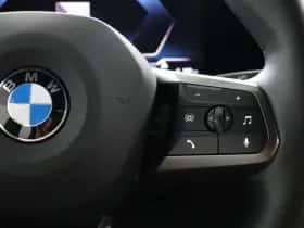 BMW iX (2025) thumbnail 16