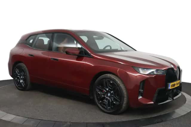 BMW iX (2025) thumbnail 3