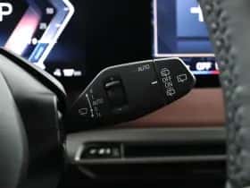 BMW iX (2025) thumbnail 24