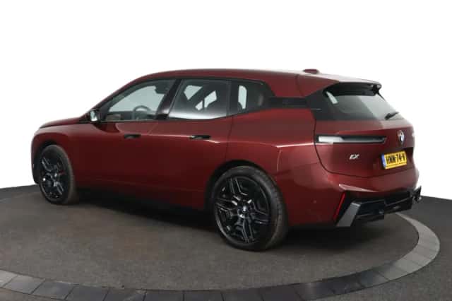 BMW iX (2025) thumbnail 5