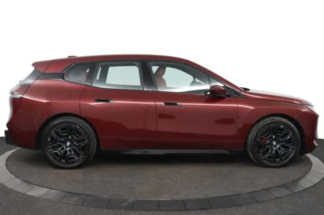 BMW iX (2025) thumbnail 6