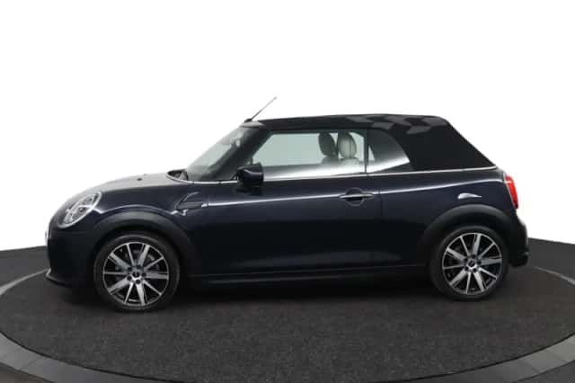 MINI Cabrio (2022) thumbnail 3