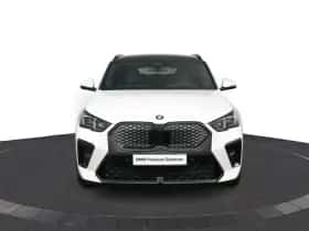 BMW iX2 (2026) thumbnail 12