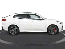 BMW iX2 (2026) thumbnail 10