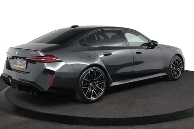BMW M5 (2026) thumbnail 2