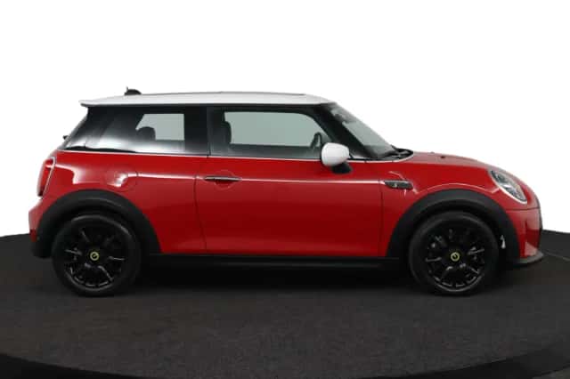 MINI Electric (2022) thumbnail 6