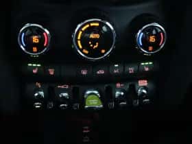 MINI Electric (2022) thumbnail 8