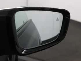 BMW i4 (2022) thumbnail 32