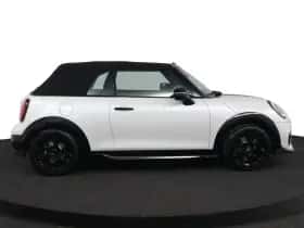MINI Cabrio (2026) thumbnail 15