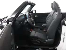 MINI Cabrio (2026) thumbnail 38