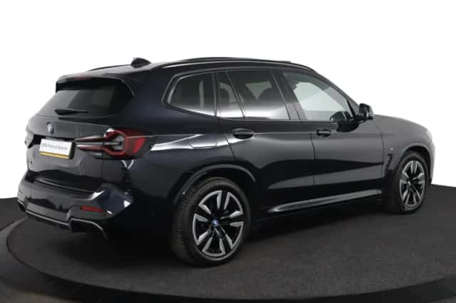 BMW iX3 (2024) thumbnail 4
