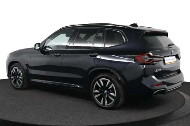 BMW iX3 (2024) thumbnail 5
