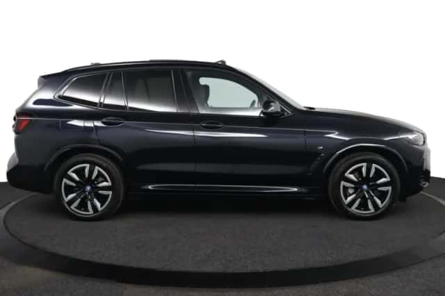 BMW iX3 (2024) thumbnail 6