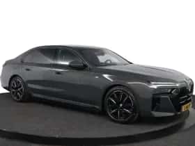 BMW i7 (2023) thumbnail 11
