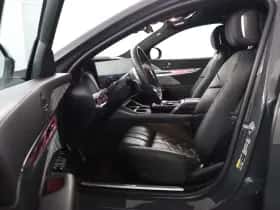 BMW i7 (2023) thumbnail 13