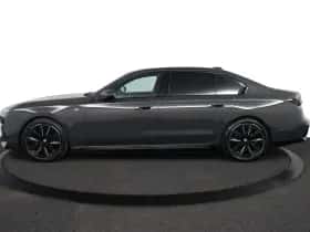 BMW i7 (2023) thumbnail 3