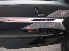 BMW i7 (2023) thumbnail 37